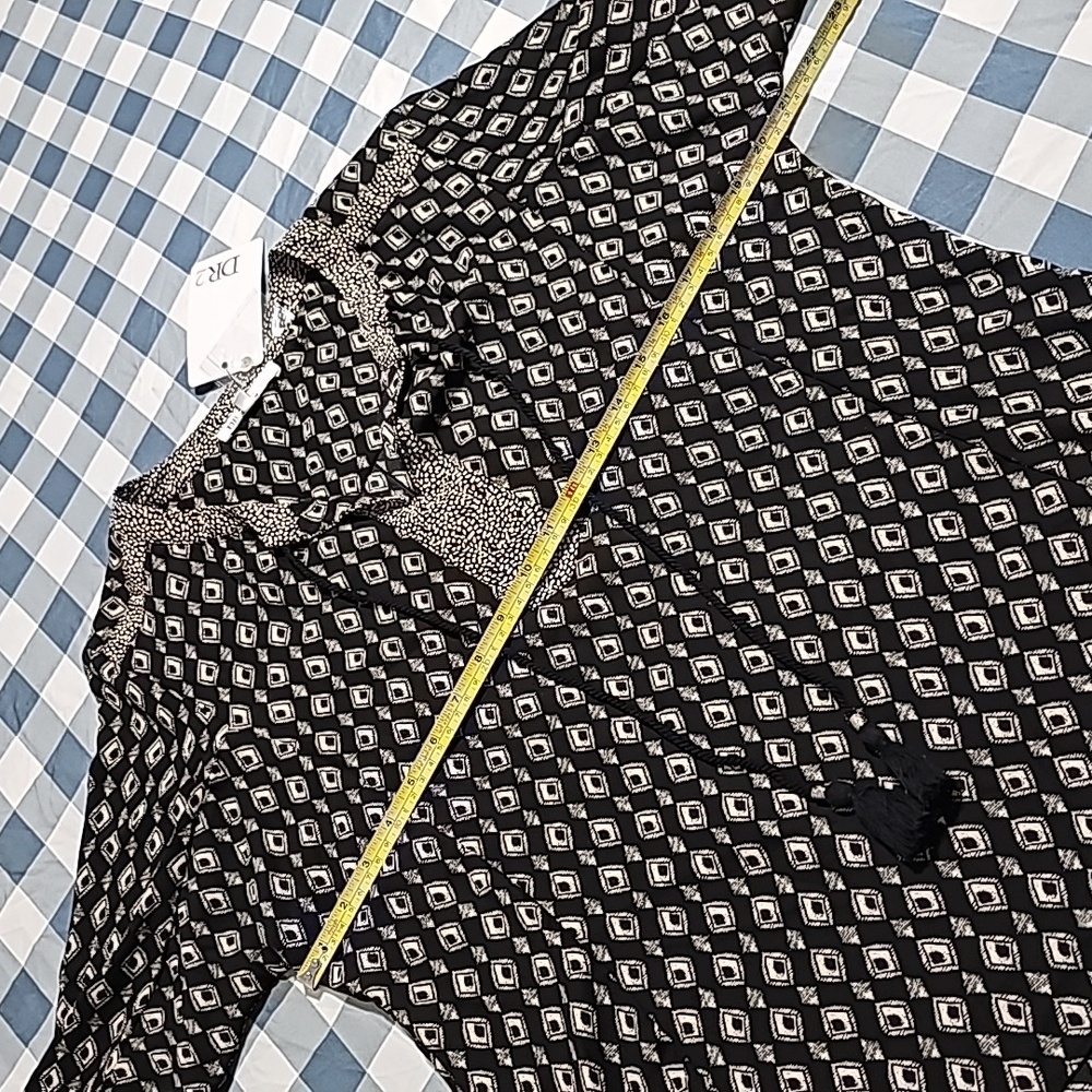 DR2 BY DANIEL RAINN Printed Tassel Tunic Top - Picture 6 of 16